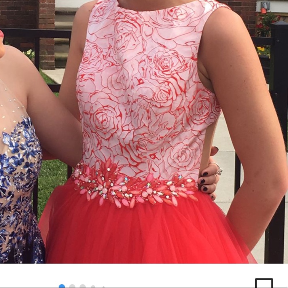 Prom dress - Picture 3 of 3